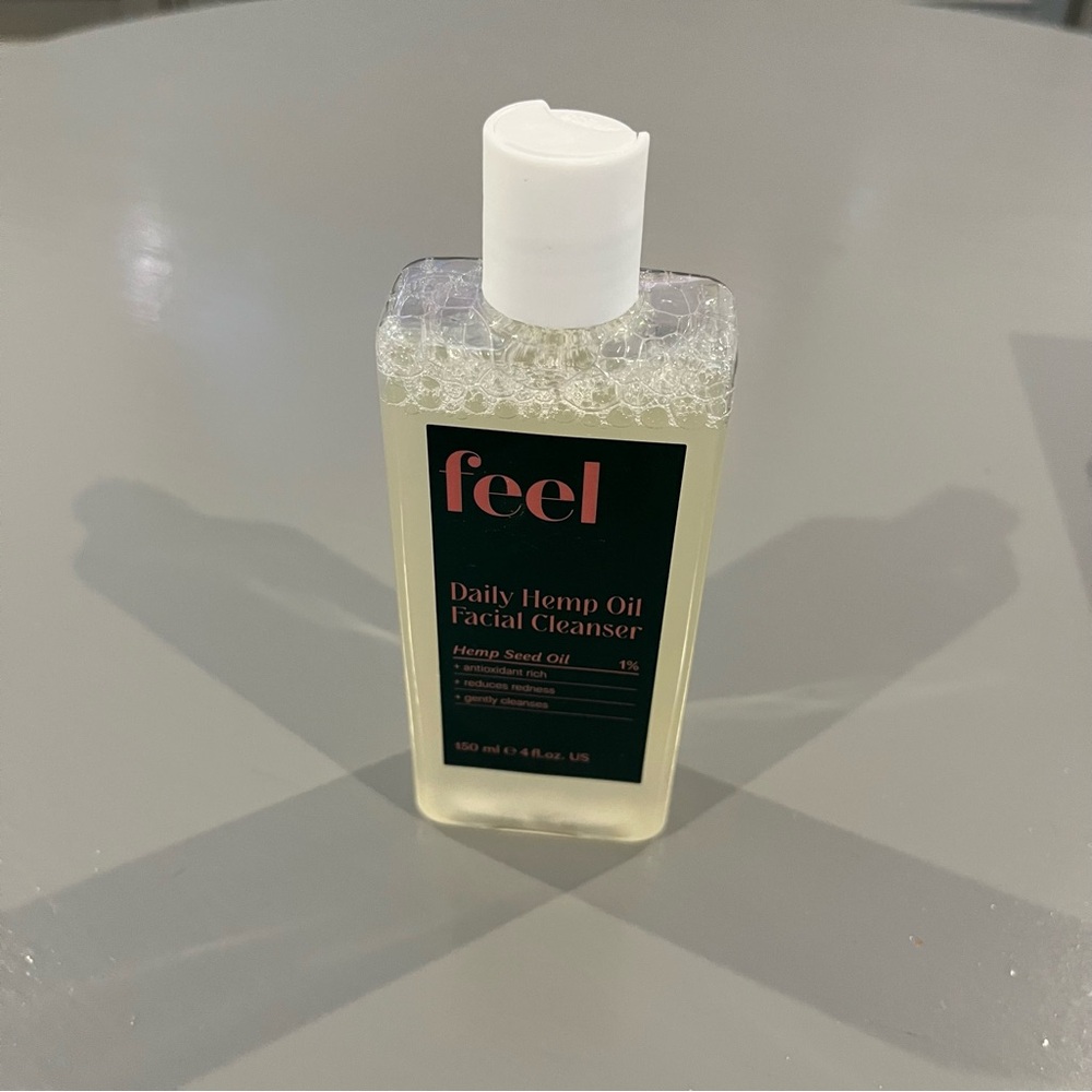 New Feel Daily Hemp Oil Facial Cleanser